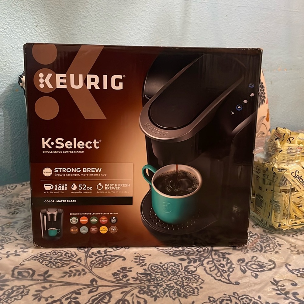 KEURG K-Select Black single serve coffee maker